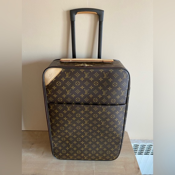 Authentic Louis Vuitton pegase 55 monogram carry on - Picture 1 of 10